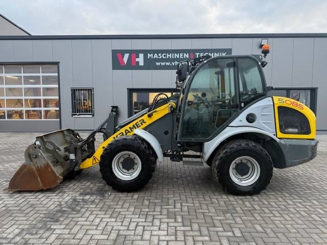 Kramer 5085 - Gumikerekes homlokrakodó: 2 kép. Kramer 5085 - Gumikerekes homlokrakodó: 2 kép.