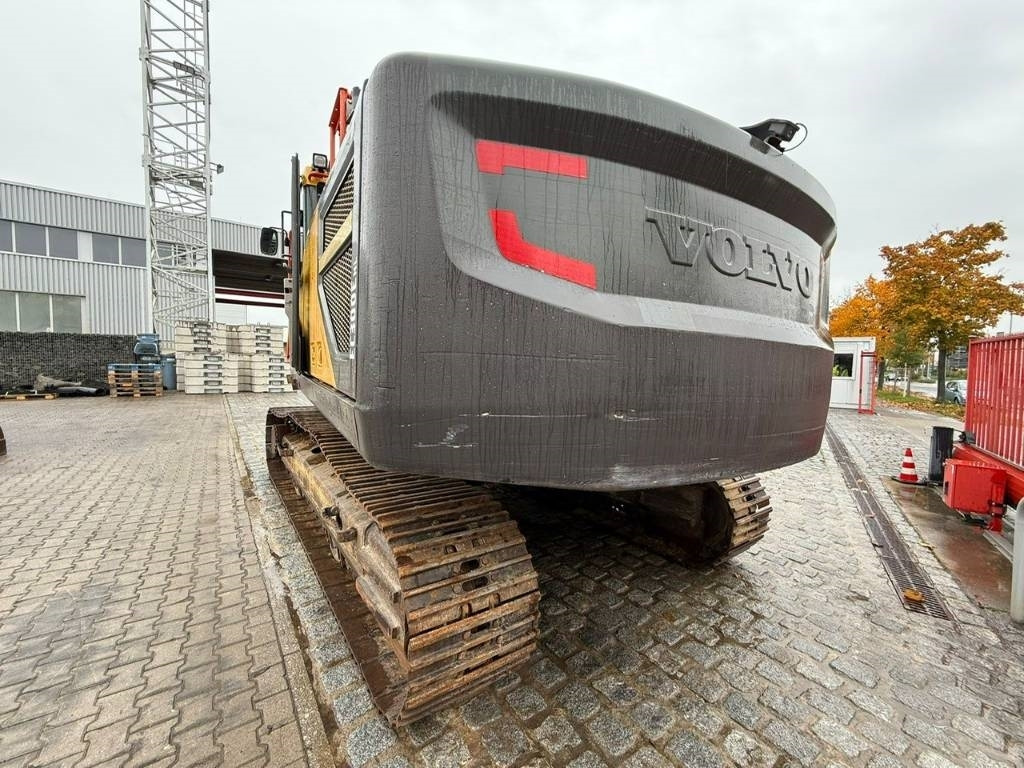 Volvo EC 300 E - Lánctalpas kotró: 5 kép. Volvo EC 300 E - Lánctalpas kotró: 5 kép.