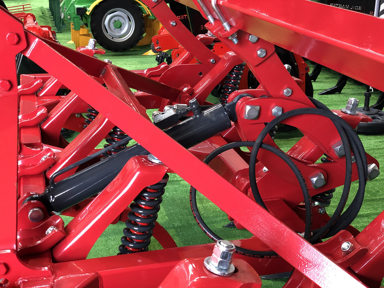 SOIL MASTER _BEST SERIES SPRING LOADED CULTIVATOR - Kultivátor: 4 kép. SOIL MASTER _BEST SERIES SPRING LOADED CULTIVATOR - Kultivátor: 4 kép.