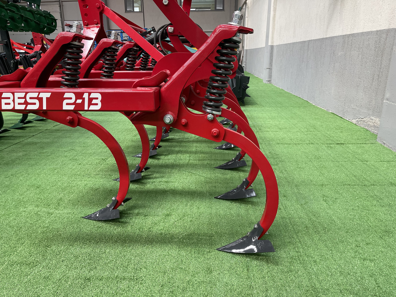 SOIL MASTER _BEST SERIES SPRING LOADED CULTIVATOR - Kultivátor: 5 kép. SOIL MASTER _BEST SERIES SPRING LOADED CULTIVATOR - Kultivátor: 5 kép.