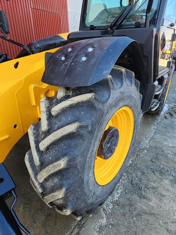 JCB 535-125 HI VIZ - Teleszkópos rakodó: 5 kép. JCB 535-125 HI VIZ - Teleszkópos rakodó: 5 kép.