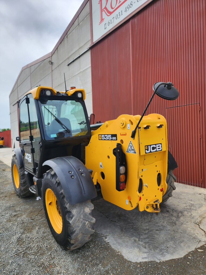 JCB 535-95 - Teleszkópos rakodó: 3 kép. JCB 535-95 - Teleszkópos rakodó: 3 kép.