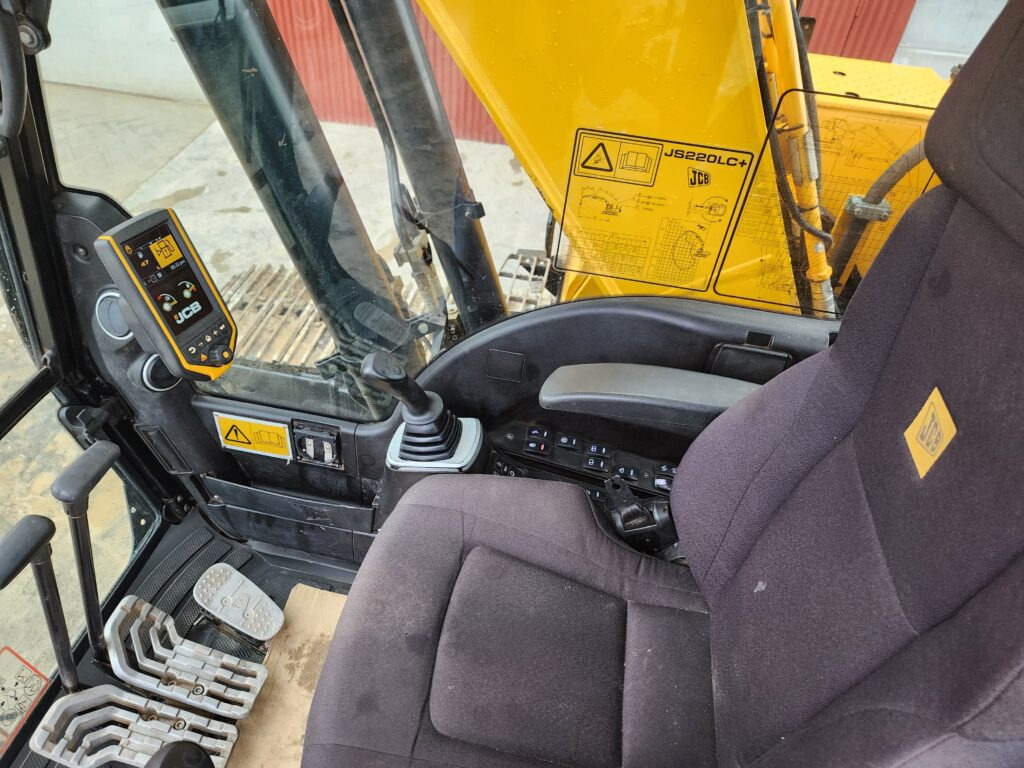 Lánctalpas kotró JCB JS220LC+T4i: 9 kép.