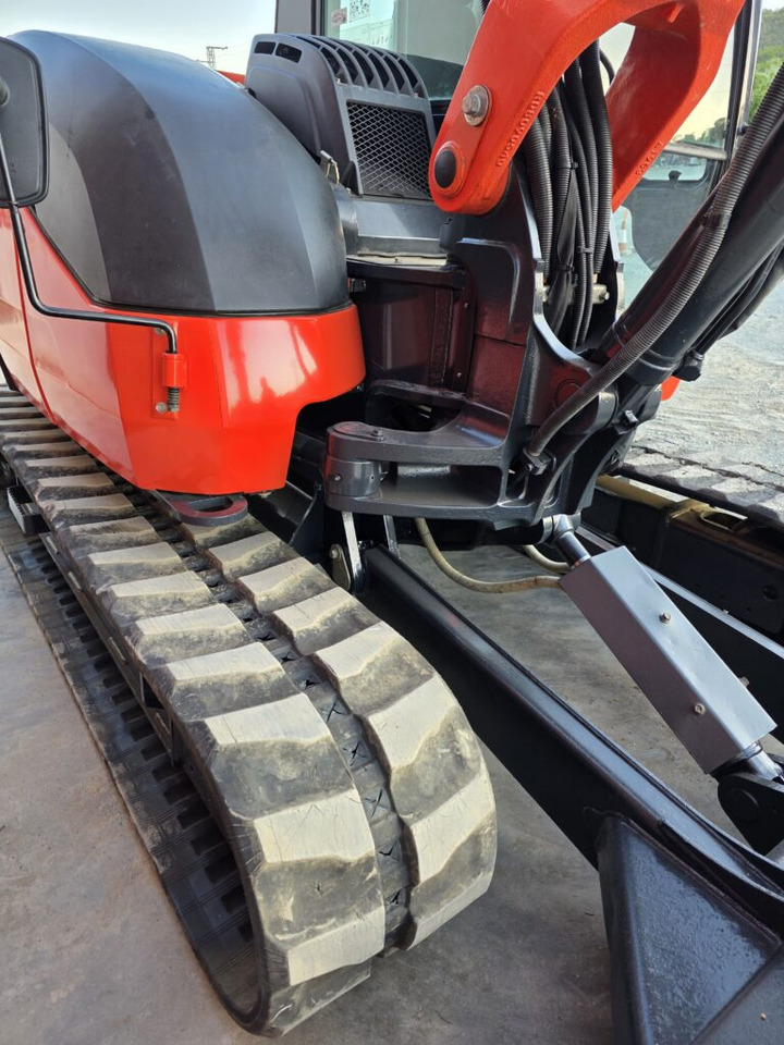 KUBOTA KX080-4A2 - Minikotró: 4 kép. KUBOTA KX080-4A2 - Minikotró: 4 kép.