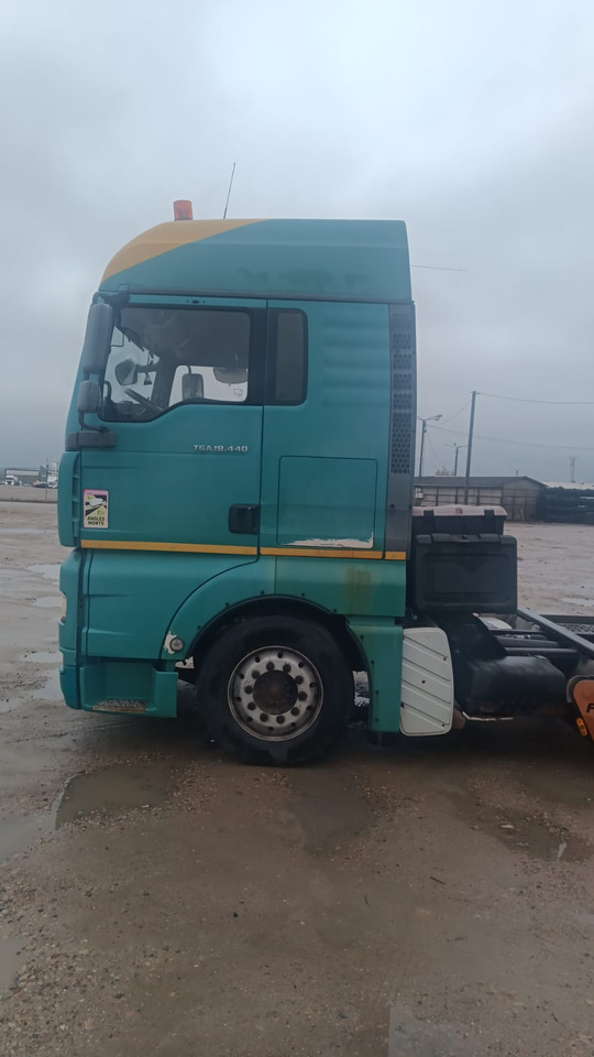MAN TGA 18440 - Autószállító teherautó: 4 kép. MAN TGA 18440 - Autószállító teherautó: 4 kép.