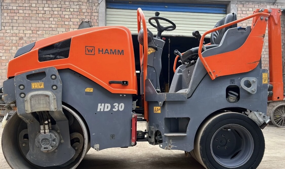 HAMM HD30 - Úthenger: 1 kép. HAMM HD30 - Úthenger: 1 kép.