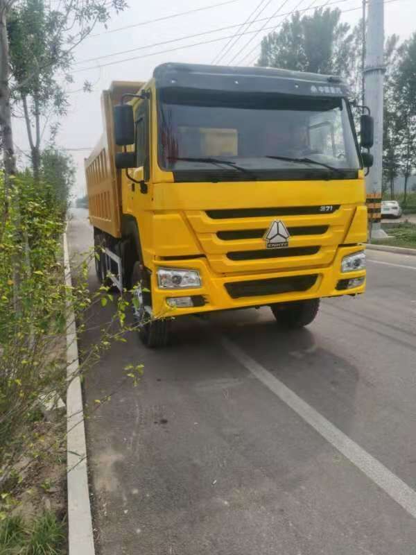 Howo Sinotruck - Billenőplatós teherautó: 1 kép. Howo Sinotruck - Billenőplatós teherautó: 1 kép.