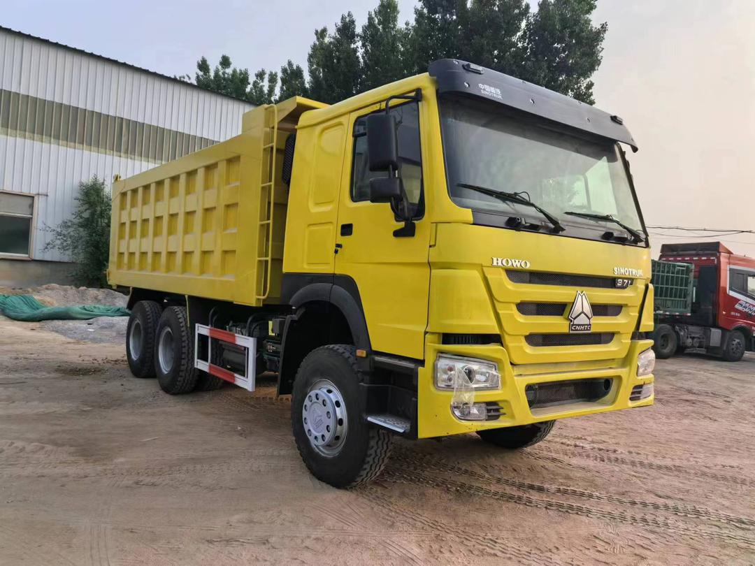 Howo Tipper Truck 371 - Billenőplatós teherautó: 3 kép. Howo Tipper Truck 371 - Billenőplatós teherautó: 3 kép.
