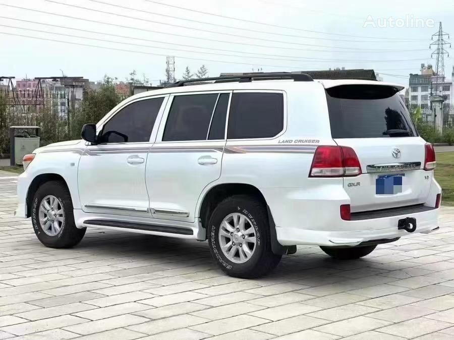 Toyota Land Cruiser - Terepjáró/ SUV: 2 kép. Toyota Land Cruiser - Terepjáró/ SUV: 2 kép.