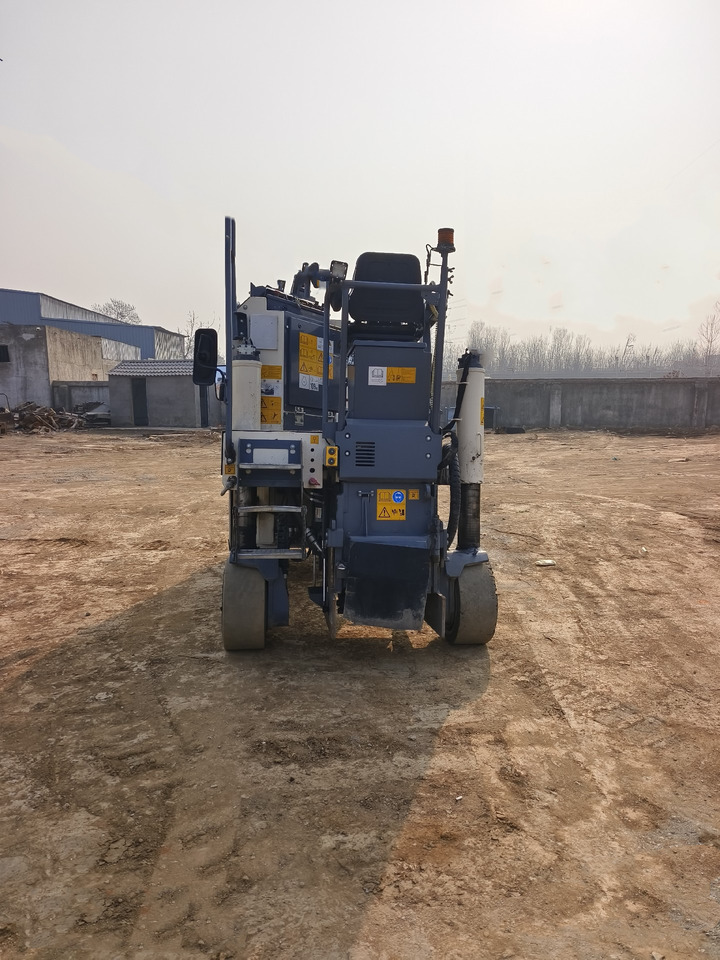 WIRTGEN W50HR miling machine - Aszfaltmaró: 4 kép. WIRTGEN W50HR miling machine - Aszfaltmaró: 4 kép.