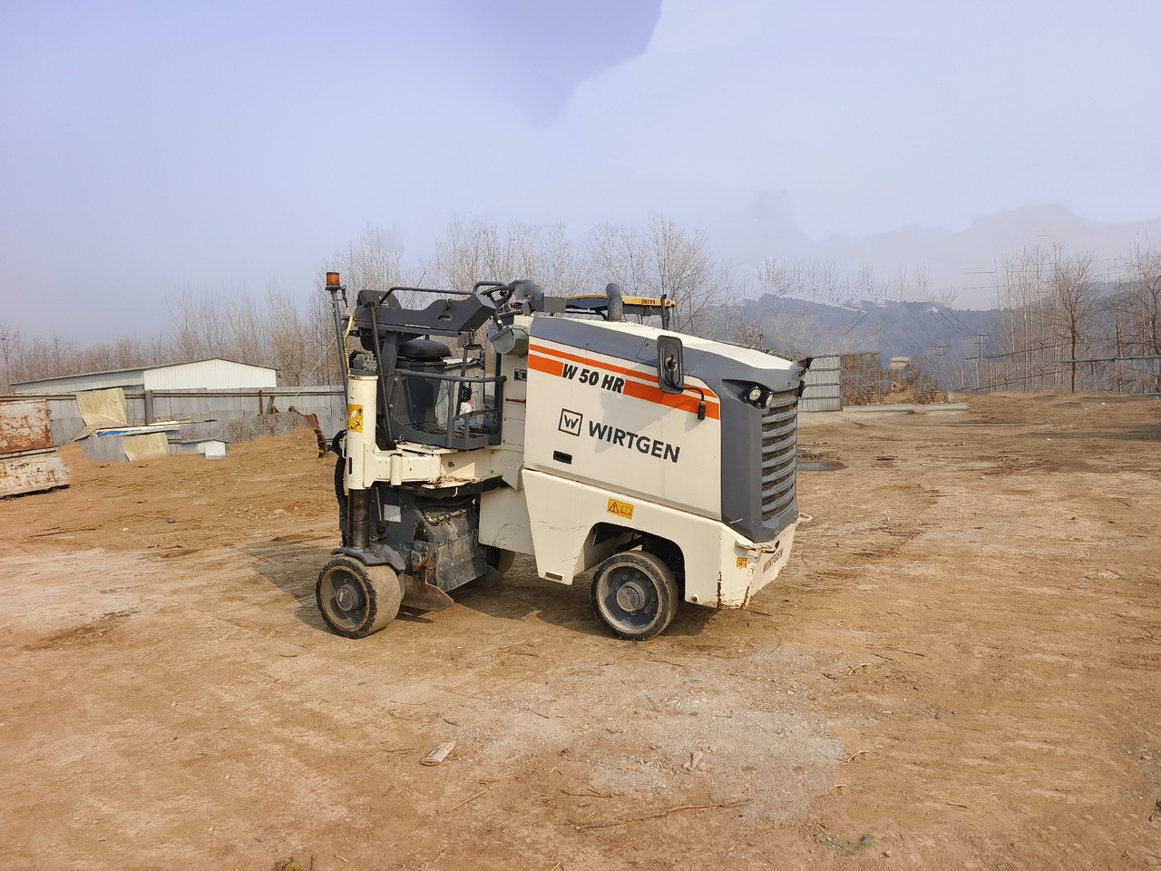 WIRTGEN W50HR miling machine - Aszfaltmaró: 2 kép. WIRTGEN W50HR miling machine - Aszfaltmaró: 2 kép.
