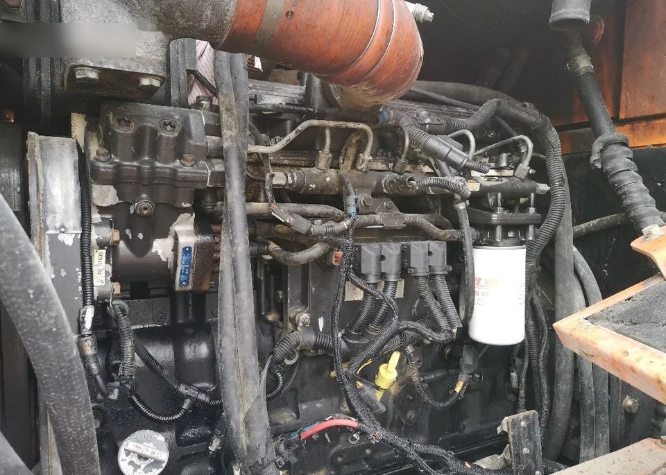Gumikerekes homlokrakodó Doosan DL 400: 12 kép.