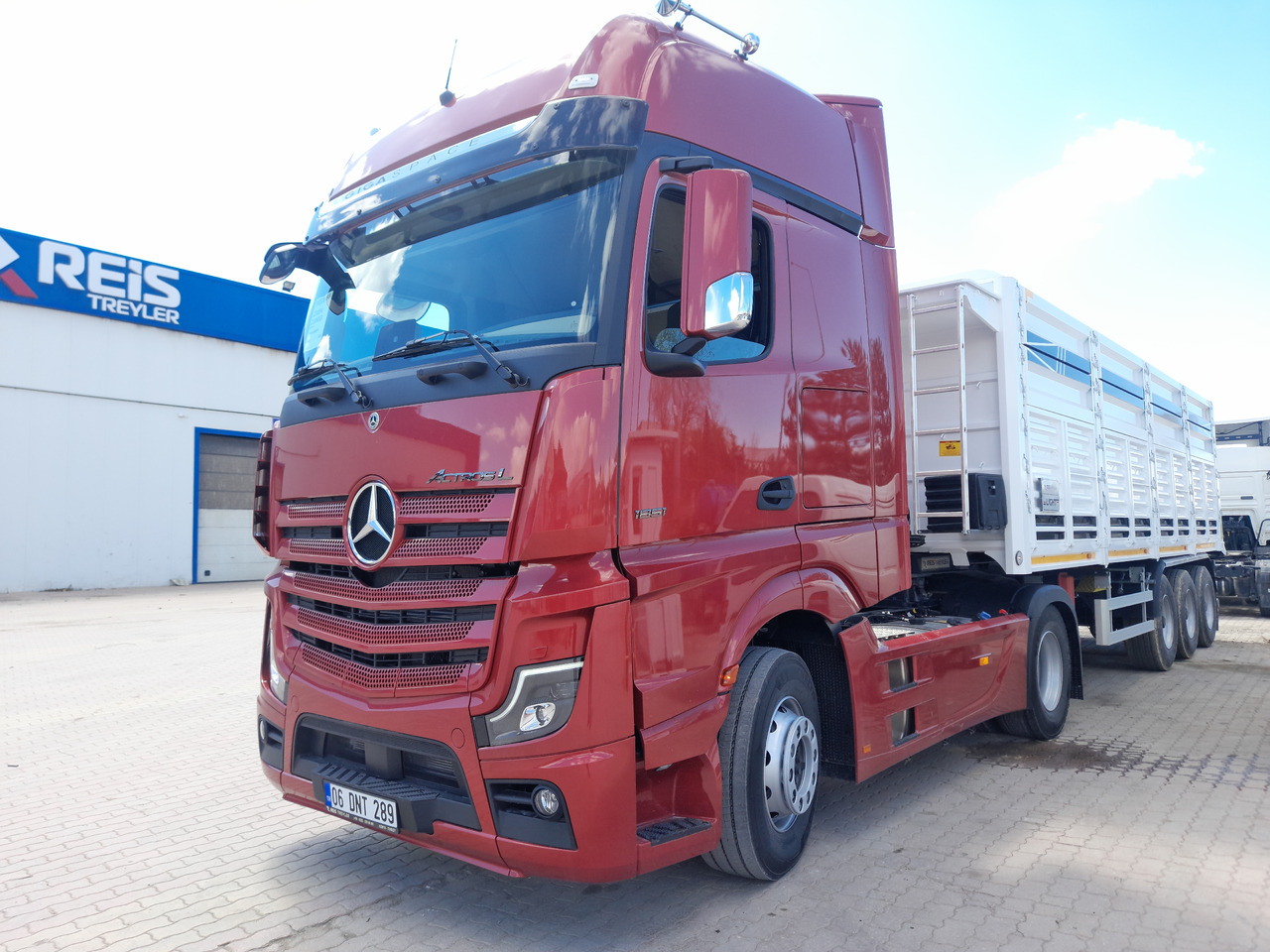 RESITREYLER Premium Semi Trailer Tipper Groups from TURKEY - Félpótkocsi billenőplatós: 3 kép. RESITREYLER Premium Semi Trailer Tipper Groups from TURKEY - Félpótkocsi billenőplatós: 3 kép.