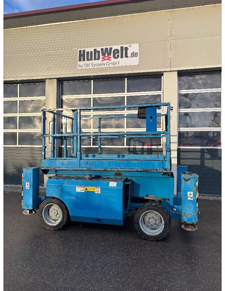 Genie GS 2668 RT 10m Diesel Scherenarbeitsbühne - Ollós emelő: 1 kép. Genie GS 2668 RT 10m Diesel Scherenarbeitsbühne - Ollós emelő: 1 kép.