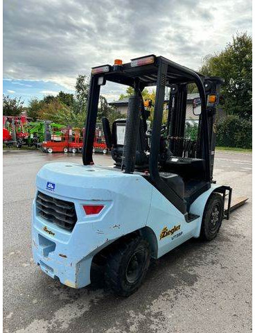 Hyster Yale UT35P Dieselstapler 2500kg, 4800mm, BJ 2019 - Dízel targonca: 5 kép. Hyster Yale UT35P Dieselstapler 2500kg, 4800mm, BJ 2019 - Dízel targonca: 5 kép.
