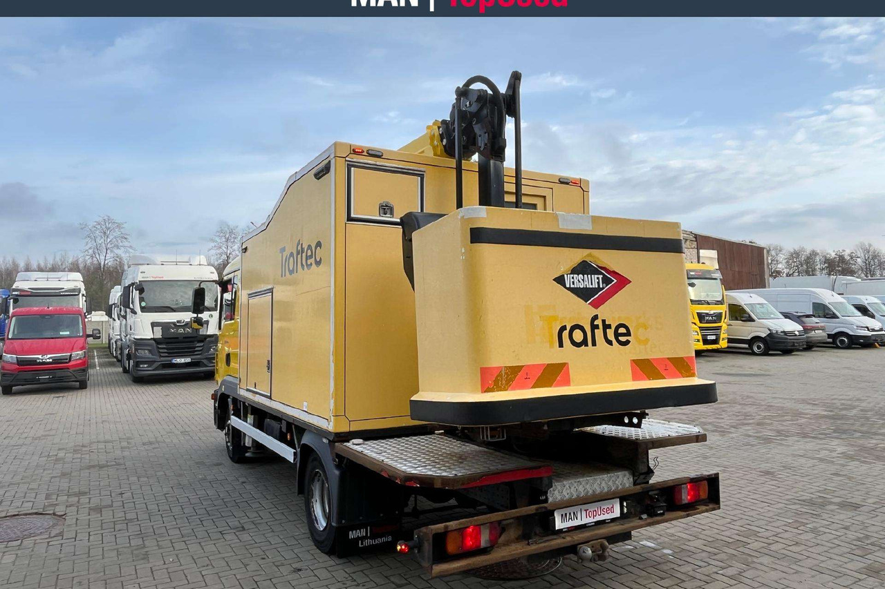 MAN 8.220 4X2 bokštelis(9291) - Darus autó: 3 kép. MAN 8.220 4X2 bokštelis(9291) - Darus autó: 3 kép.