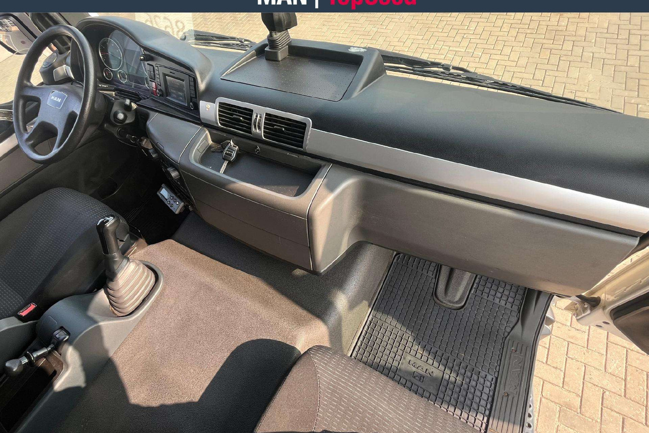 Hűtős teherautó MAN TGM 18.250 4X2 Thermo King (8626): 13 kép. Hűtős teherautó MAN TGM 18.250 4X2 Thermo King (8626): 13 kép.