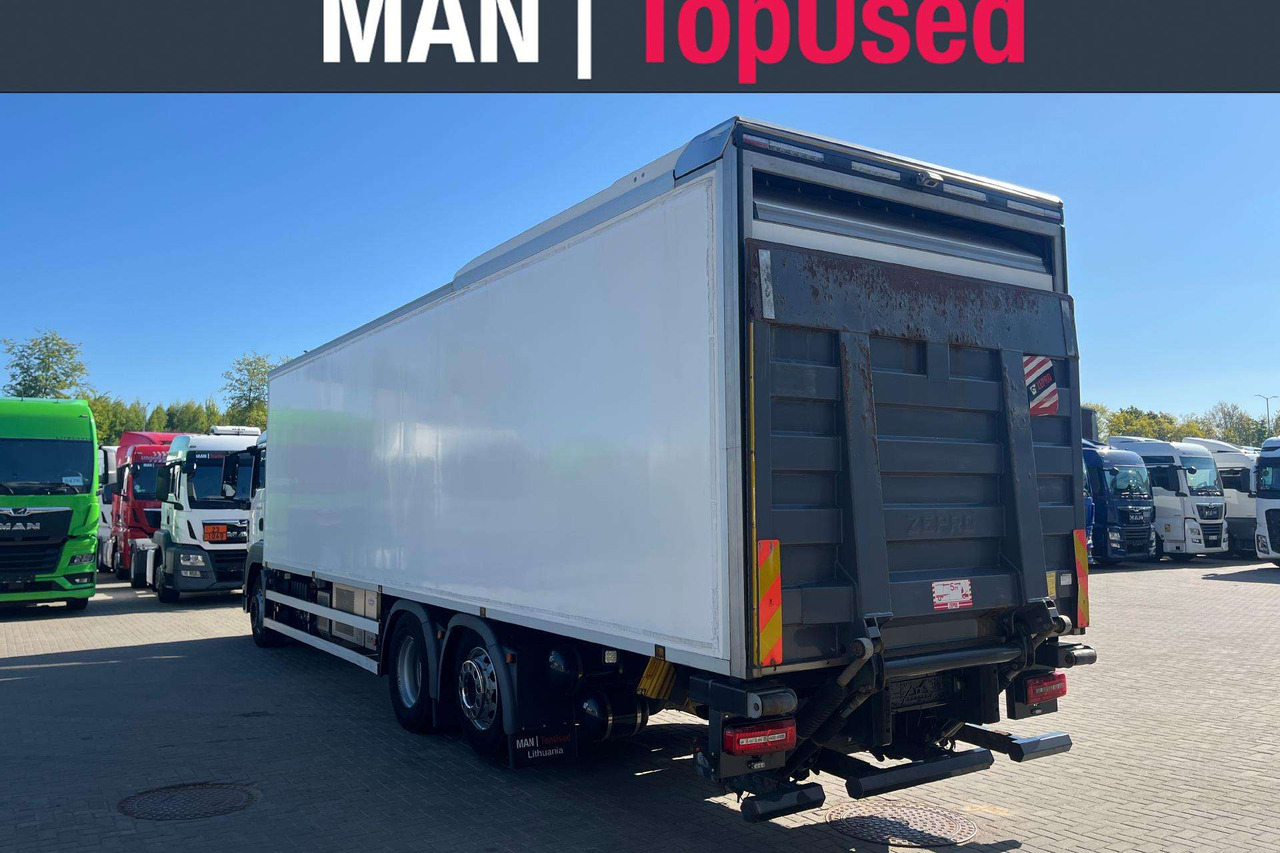 MAN TGS 26.320 6X2-4 Carrier Frigo (8542) - Hűtős teherautó: 3 kép. MAN TGS 26.320 6X2-4 Carrier Frigo (8542) - Hűtős teherautó: 3 kép.