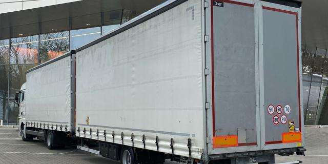 MAN TGX18.470 4x2 LL Retarder (8830) - Ponyvás teherautó: 3 kép. MAN TGX18.470 4x2 LL Retarder (8830) - Ponyvás teherautó: 3 kép.