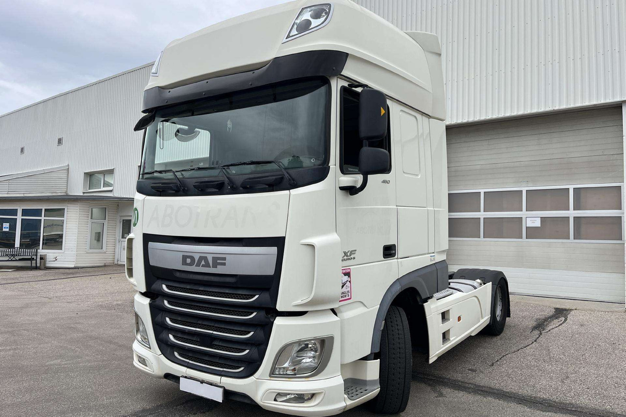 DAF XF 460 FT (08576) - Nyergesvontató: 1 kép. DAF XF 460 FT (08576) - Nyergesvontató: 1 kép.