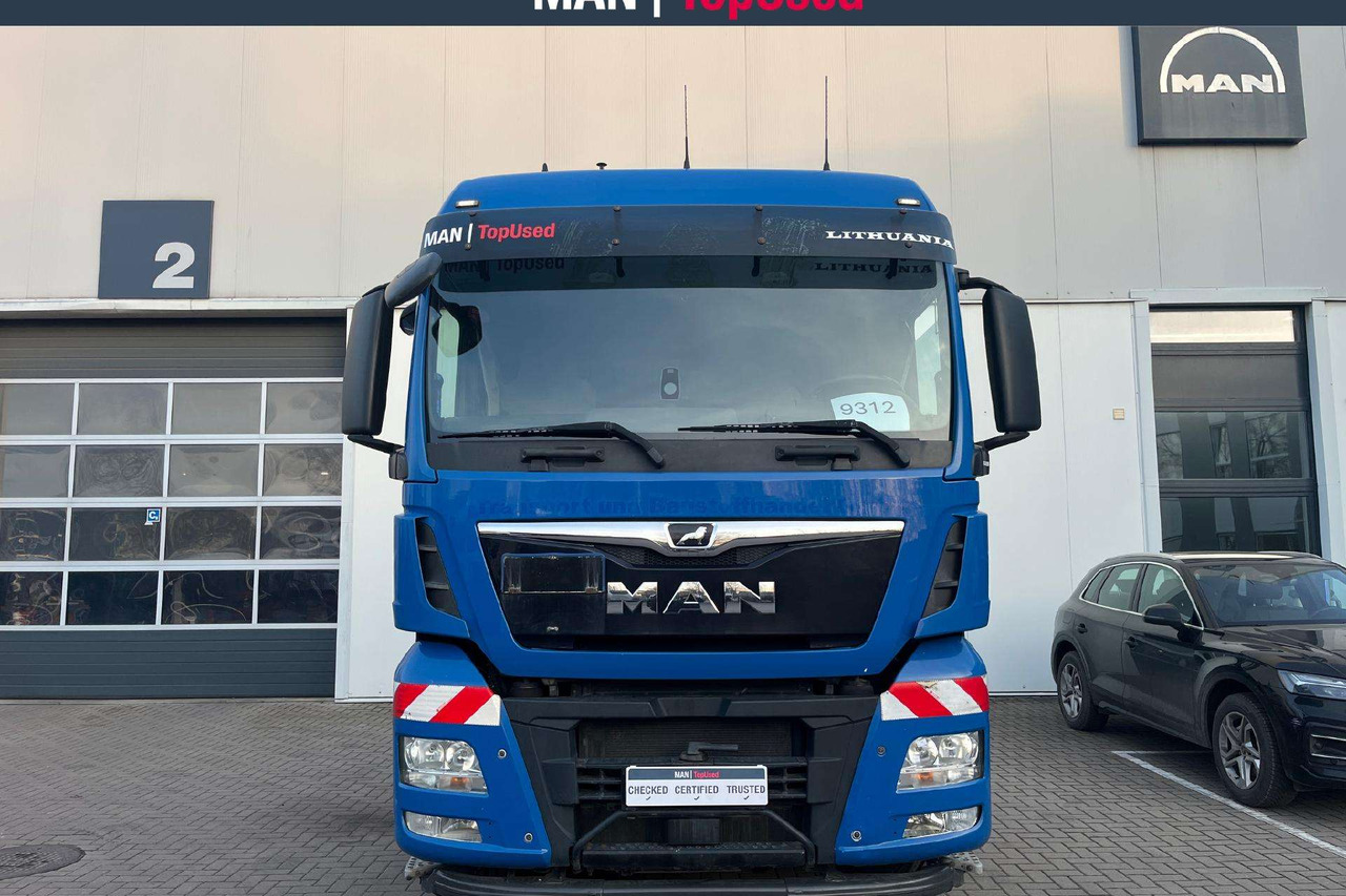 MAN 18.460 XLX cab Hidraulika (9312) - Nyergesvontató: 3 kép. MAN 18.460 XLX cab Hidraulika (9312) - Nyergesvontató: 3 kép.