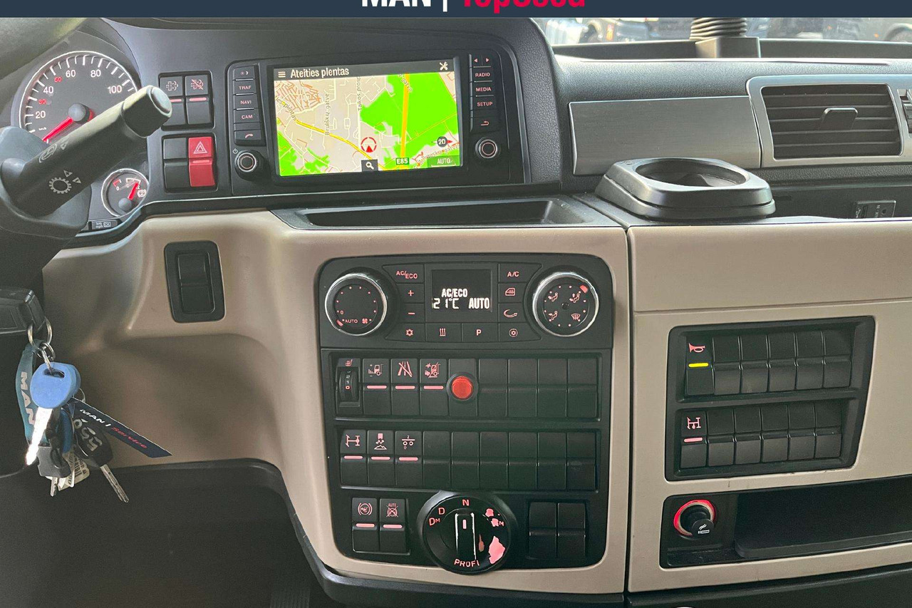 MAN 18.460 XLX cab Hidraulika (9312) - Nyergesvontató: 5 kép. MAN 18.460 XLX cab Hidraulika (9312) - Nyergesvontató: 5 kép.