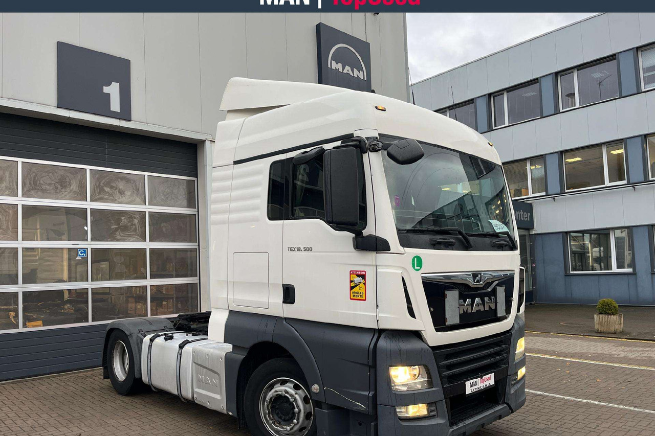 MAN 18.500 XLX Cab Retarder (9057) - Nyergesvontató: 3 kép. MAN 18.500 XLX Cab Retarder (9057) - Nyergesvontató: 3 kép.