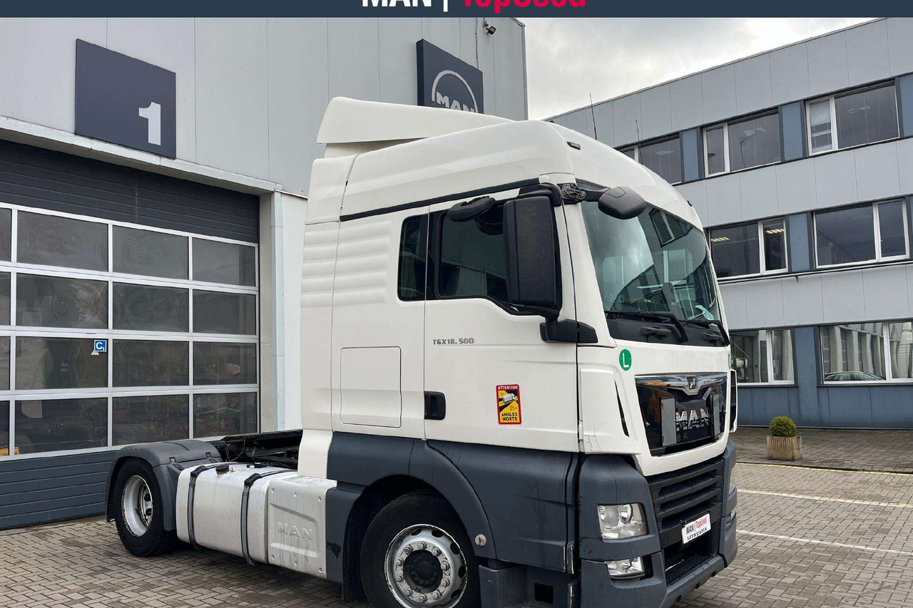 MAN 18.500 XLX Cab Retarder (9142) - Nyergesvontató: 3 kép. MAN 18.500 XLX Cab Retarder (9142) - Nyergesvontató: 3 kép.