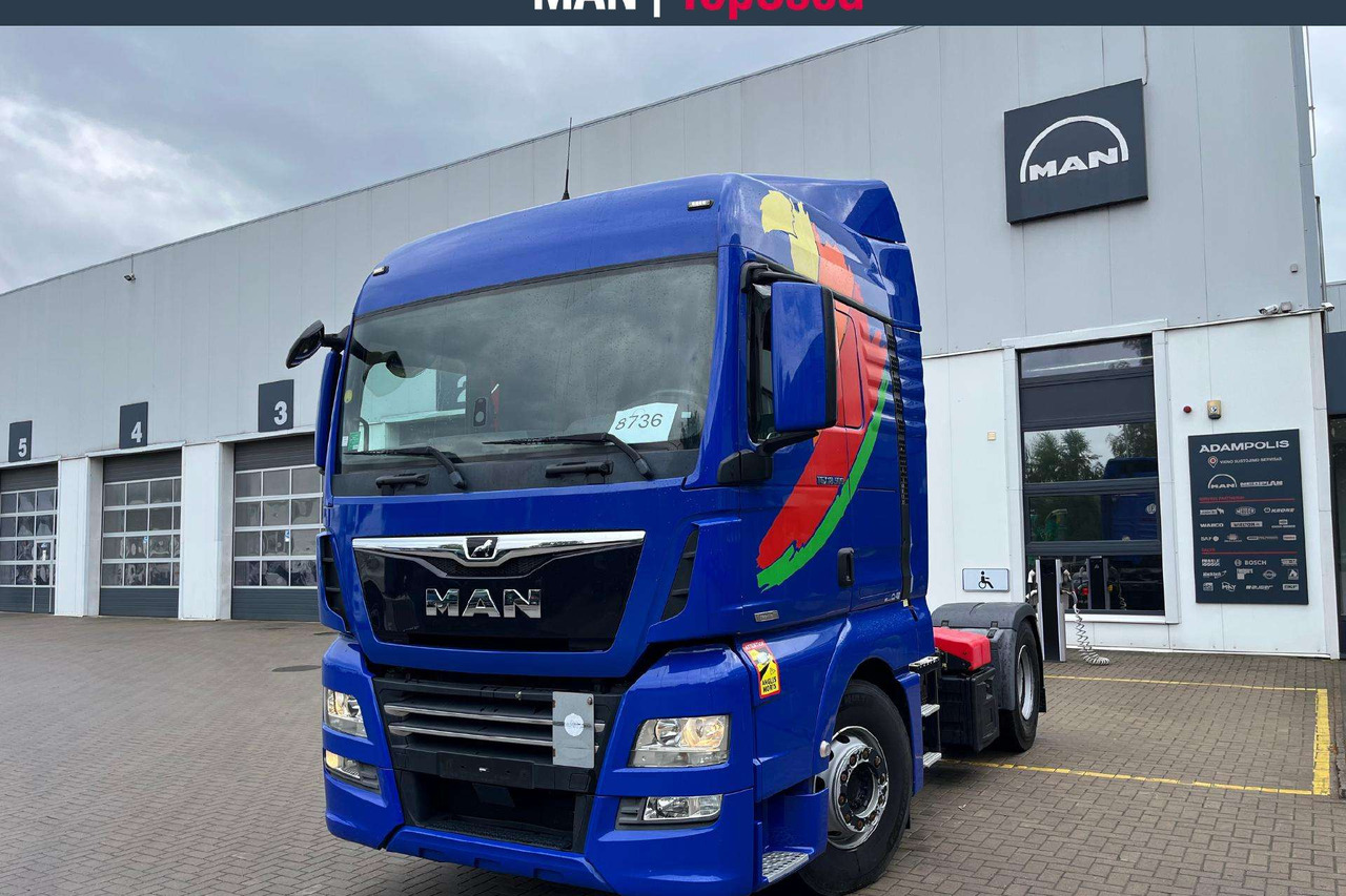MAN 18.500 XLX Cab Retarder ADR EXIII - Nyergesvontató: 1 kép. MAN 18.500 XLX Cab Retarder ADR EXIII - Nyergesvontató: 1 kép.