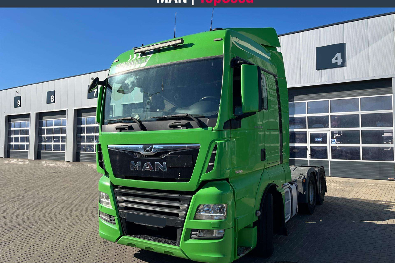 MAN 28.500 6X2-2 XLX Cab Retarder (8530 - Nyergesvontató: 1 kép. MAN 28.500 6X2-2 XLX Cab Retarder (8530 - Nyergesvontató: 1 kép.