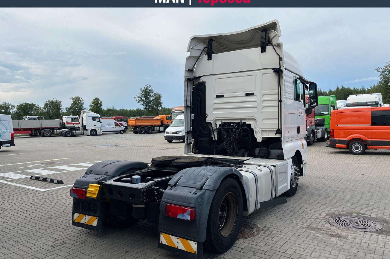 MAN TGX 18.440 XLX Cab Retarder (8815) - Nyergesvontató: 4 kép. MAN TGX 18.440 XLX Cab Retarder (8815) - Nyergesvontató: 4 kép.