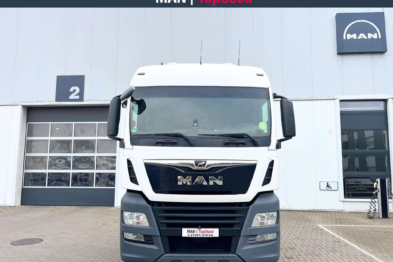 MAN TGX 18.460 4X2 XLX Retarder(9263) - Nyergesvontató: 3 kép. MAN TGX 18.460 4X2 XLX Retarder(9263) - Nyergesvontató: 3 kép.