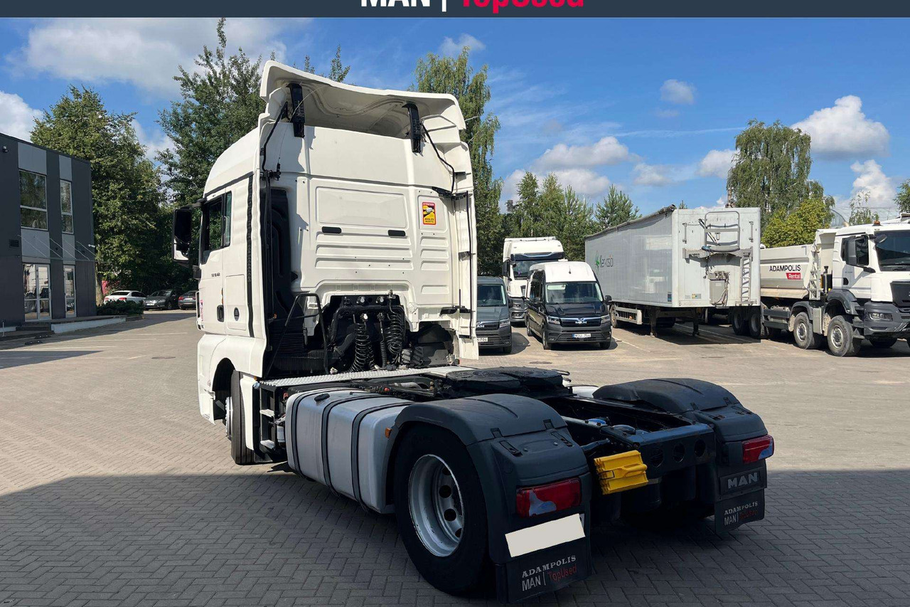 MAN TGX 18.460 XLX Retarder ADR AT 8826 - Nyergesvontató: 3 kép. MAN TGX 18.460 XLX Retarder ADR AT 8826 - Nyergesvontató: 3 kép.