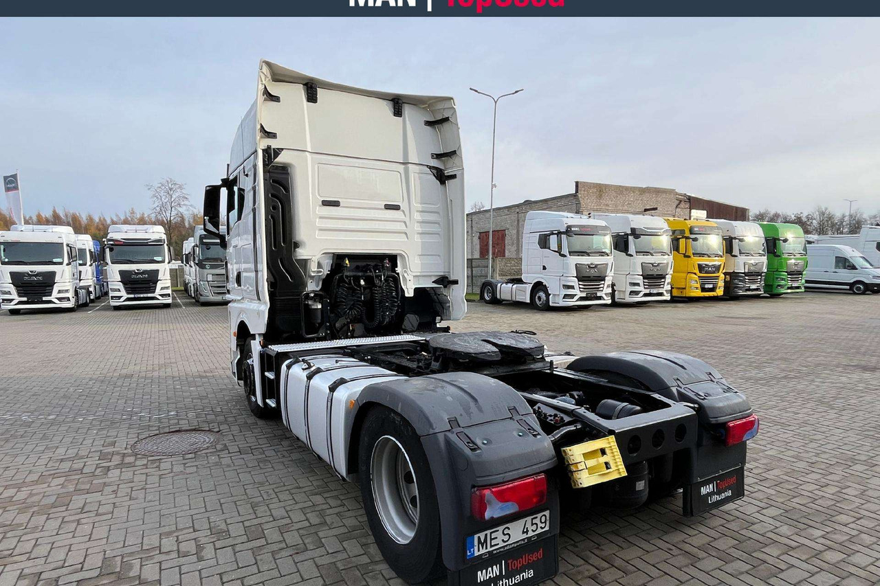 MAN TGX 18.470 LED - Nyergesvontató: 3 kép. MAN TGX 18.470 LED - Nyergesvontató: 3 kép.