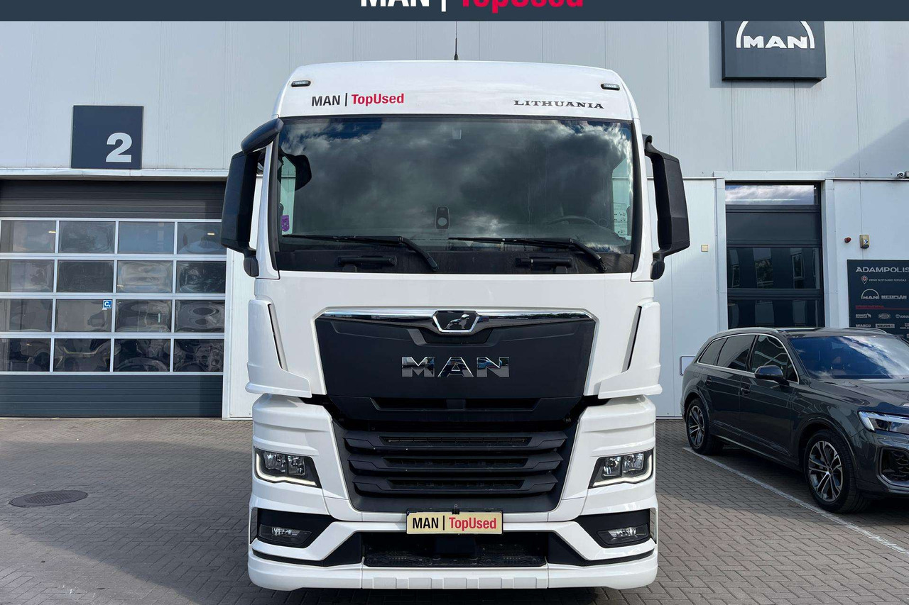 MAN TGX 18.480 MEGA (2968) - Nyergesvontató: 2 kép. MAN TGX 18.480 MEGA (2968) - Nyergesvontató: 2 kép.