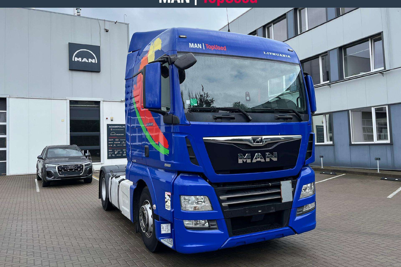 MAN TGX 18.500 XLX Cab Retarder (8734) - Nyergesvontató: 2 kép. MAN TGX 18.500 XLX Cab Retarder (8734) - Nyergesvontató: 2 kép.