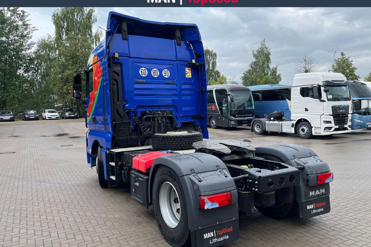 MAN TGX 18.500 XLX Cab Retarder (8739) - Nyergesvontató: 3 kép. MAN TGX 18.500 XLX Cab Retarder (8739) - Nyergesvontató: 3 kép.