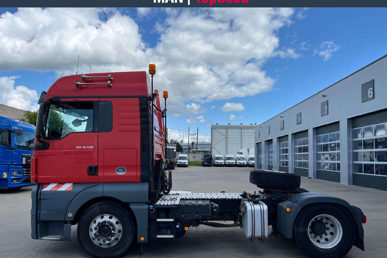 MAN TGX 18.500 XLX cab Hidraulika (7947 - Nyergesvontató: 5 kép. MAN TGX 18.500 XLX cab Hidraulika (7947 - Nyergesvontató: 5 kép.