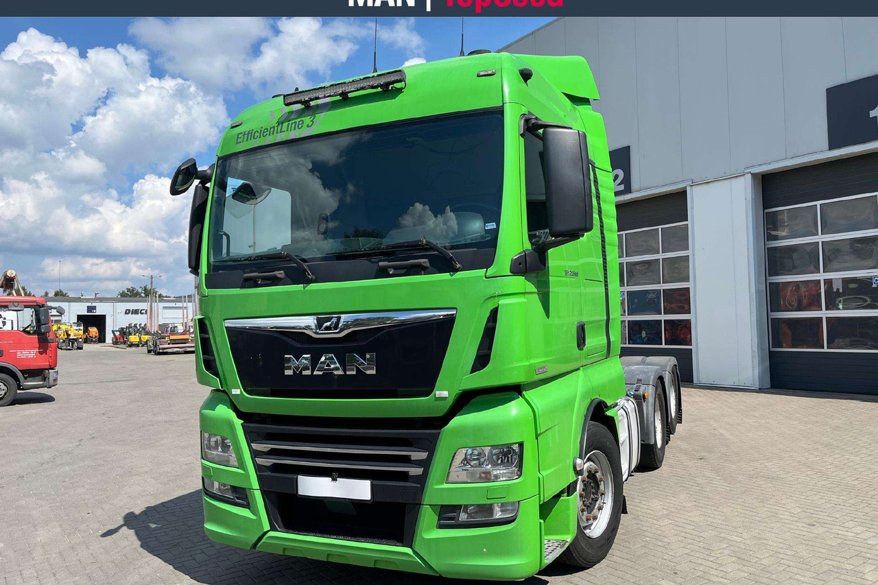 MAN TGX 28.500 6X2-2 XLX Retarder 8773 - Nyergesvontató: 1 kép. MAN TGX 28.500 6X2-2 XLX Retarder 8773 - Nyergesvontató: 1 kép.