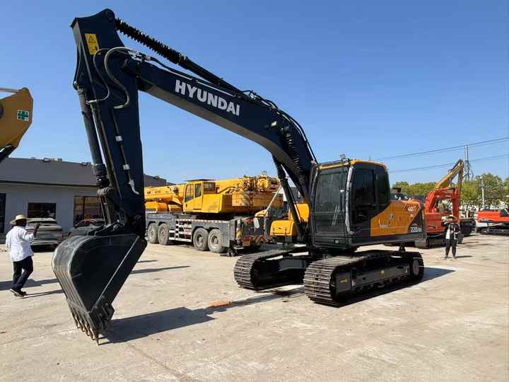 2024 New Hyundai HX220L Crawler Excavator South Korea Made ,22ton Tracked Shovel HX220 Hyundai HX220 Crawler Excavator - Kotrógép: 3 kép. 2024 New Hyundai HX220L Crawler Excavator South Korea Made ,22ton Tracked Shovel HX220 Hyundai HX220 Crawler Excavator - Kotrógép: 3 kép.