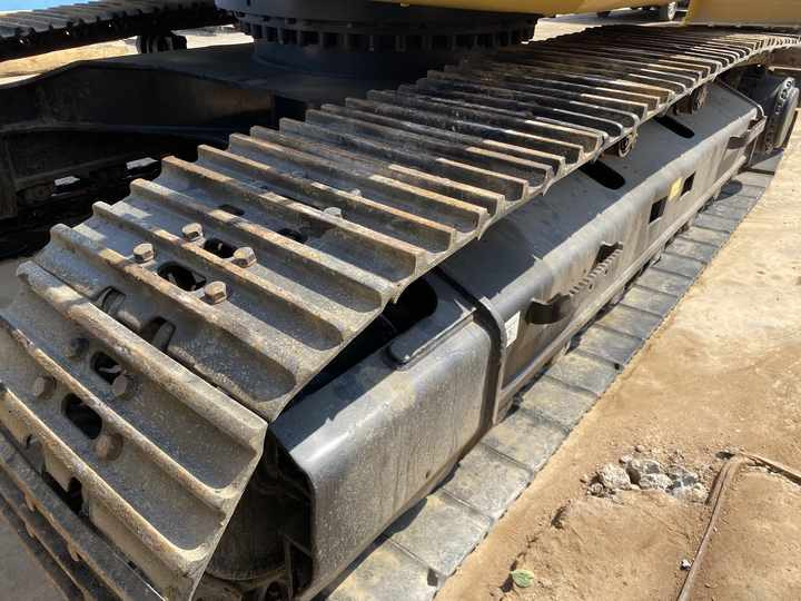 30 Ton Heavy Excavator Japan Origin Cat 330d 330dl 330d2 Fairly Used Caterpillar Mining Excavator With Jack Hammer In Shanghai - Lánctalpas kotró: 2 kép. 30 Ton Heavy Excavator Japan Origin Cat 330d 330dl 330d2 Fairly Used Caterpillar Mining Excavator With Jack Hammer In Shanghai - Lánctalpas kotró: 2 kép.