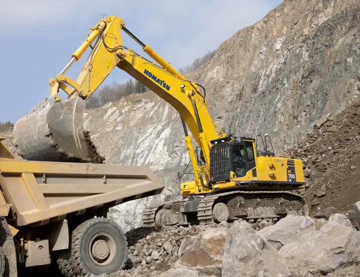70 Ton Used Japan Komatsu PC700 Excavator for Sale Used Excavator PC220 PC200 PC240 PC600 PC650 PC700 PC800 - Kotrógép: 1 kép. 70 Ton Used Japan Komatsu PC700 Excavator for Sale Used Excavator PC220 PC200 PC240 PC600 PC650 PC700 PC800 - Kotrógép: 1 kép.