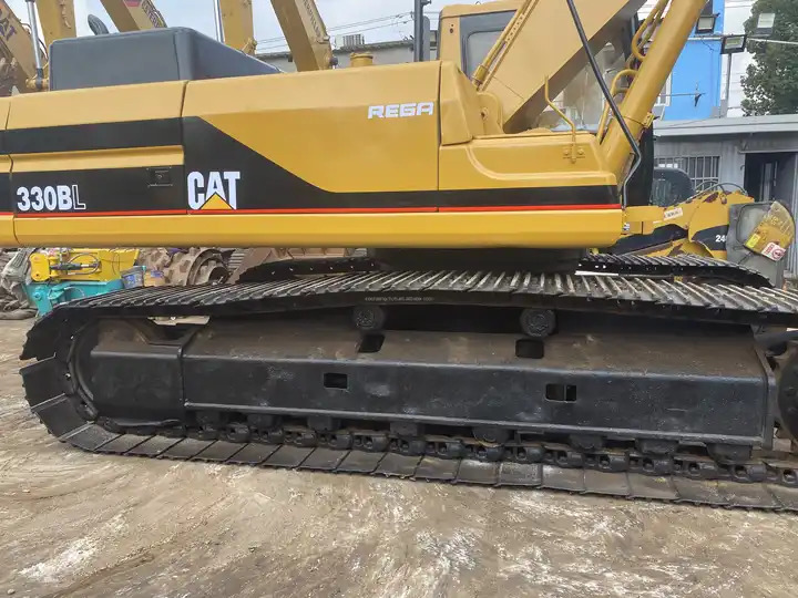 90% New Used Caterpillar crawler excavator CAT 330BL in good condition for sale with low price - Lánctalpas kotró: 3 kép. 90% New Used Caterpillar crawler excavator CAT 330BL in good condition for sale with low price - Lánctalpas kotró: 3 kép.