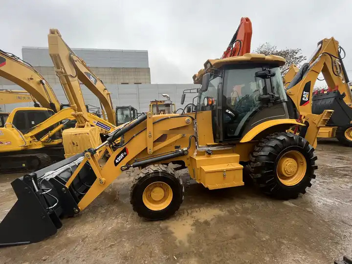 Cheap Price 420f2 Used Backhoe Loader Used Backhoes Cat 420f2 Tractor Backhoe Loader with good working condition on Sale - Kotrórakodó: 4 kép. Cheap Price 420f2 Used Backhoe Loader Used Backhoes Cat 420f2 Tractor Backhoe Loader with good working condition on Sale - Kotrórakodó: 4 kép.