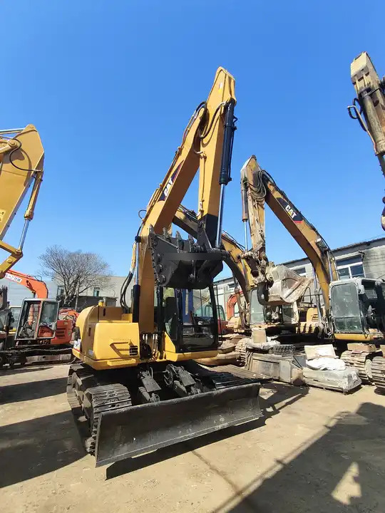 Cheap Price Second Hand Cat 312c Excavator Original Japan Used Cat 312 C Excavator In Good Condition ready to supply - Lánctalpas kotró: 4 kép. Cheap Price Second Hand Cat 312c Excavator Original Japan Used Cat 312 C Excavator In Good Condition ready to supply - Lánctalpas kotró: 4 kép.