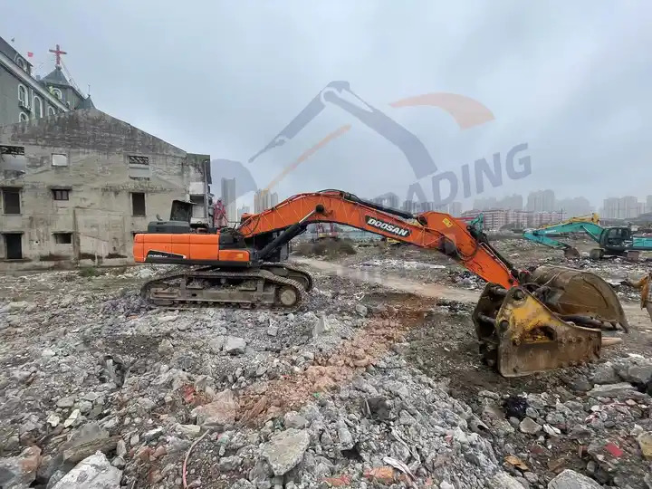 Excavator Complete Drive Cab Assy DX225 DX520 DX520LC DX480LC Doosan DX340 cabin Doosan DX300 cabin - Kotrógép: 2 kép. Excavator Complete Drive Cab Assy DX225 DX520 DX520LC DX480LC Doosan DX340 cabin Doosan DX300 cabin - Kotrógép: 2 kép.