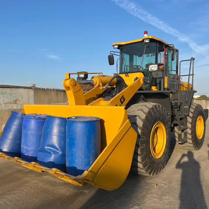Excellent Performance Second hand Wheel Loader SDLG956 5TON Front Loader Made In China In Good Condition In Stock on Sale - Gumikerekes homlokrakodó: 1 kép. Excellent Performance Second hand Wheel Loader SDLG956 5TON Front Loader Made In China In Good Condition In Stock on Sale - Gumikerekes homlokrakodó: 1 kép.