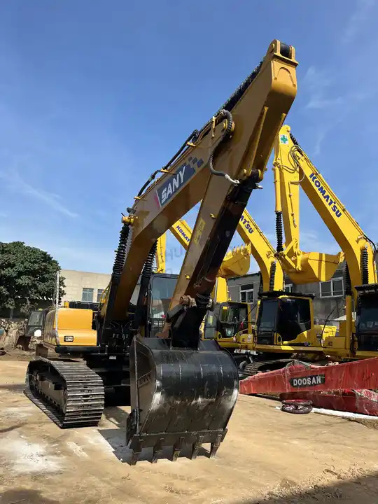 Factory Direct Sale Sany 215C Pro Excavator Machine 20ton SANY 215 SY215 SY215C SY215H Used Excavators in Shanghai - Kotrógép: 3 kép. Factory Direct Sale Sany 215C Pro Excavator Machine 20ton SANY 215 SY215 SY215C SY215H Used Excavators in Shanghai - Kotrógép: 3 kép.
