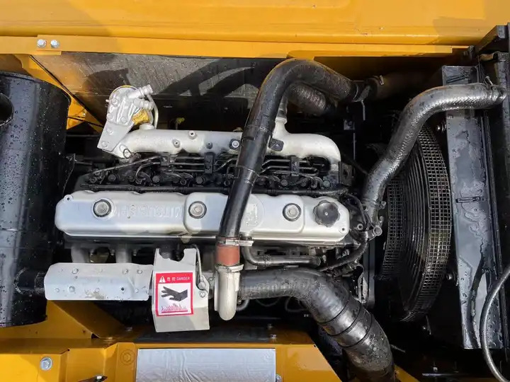 Good Price Used Sany Sy 215c Crawler Excavator in Good Condition Sany 215 Excavator - Kotrógép: 3 kép. Good Price Used Sany Sy 215c Crawler Excavator in Good Condition Sany 215 Excavator - Kotrógép: 3 kép.