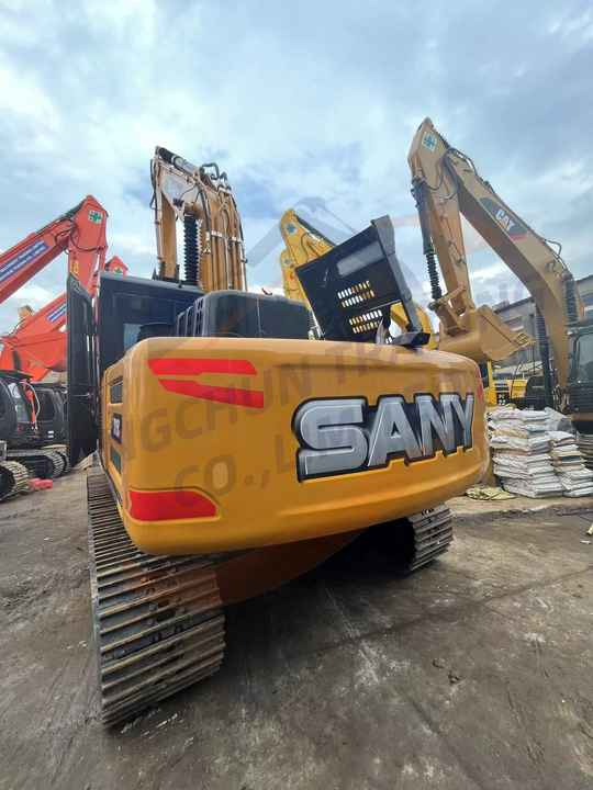 Good Price Used Sany Sy 215c Crawler Excavator in Good Condition Sany 215 used Excavator - Kotrógép: 3 kép. Good Price Used Sany Sy 215c Crawler Excavator in Good Condition Sany 215 used Excavator - Kotrógép: 3 kép.